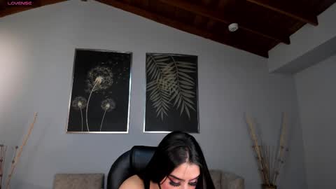 Snapshot of leahlombardi_ chatting on September 20, 3:31 am leahlombardi_ online show from September 20, 3:31 am