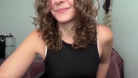Snapshot of leahsparkles chatting on September 16, 1:02 pm Leah Sparkles online show from September 16, 1:02 pm