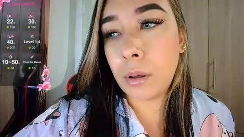 leah online show from June 19, 11:44 pm