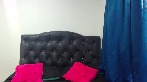 Leana online show from December 21, 8:10 pm