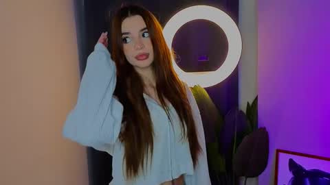 Sophie online show from April 5, 7:11 pm