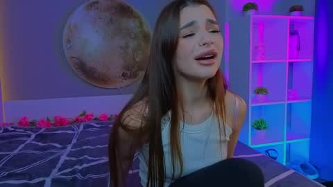 Sophie online show from April 2, 7:10 pm