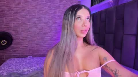 Maria Leandra  Lopeira online show from November 10, 9:39 pm