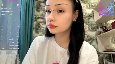 Kiki online show from May 11, 3:51 pm