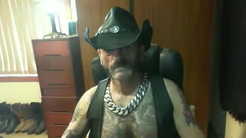 leathergreaser online show from December 16, 9:10 pm