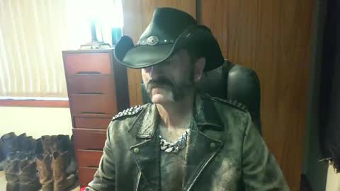 leathergreaser online show from May 14, 9:24 pm