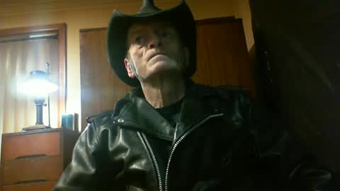 leathergreaser online show from July 11, 9:07 pm