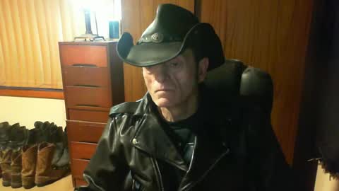 leathergreaser online show from July 10, 7:13 am