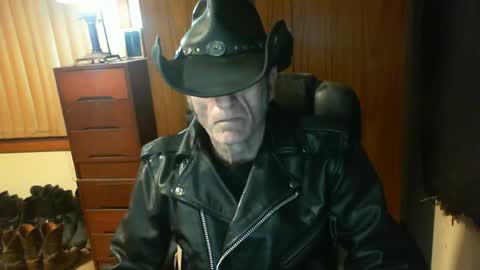leathergreaser online show from July 20, 7:26 pm