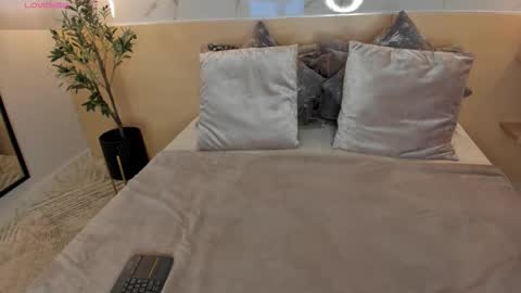    online show from November 19, 12:32 am