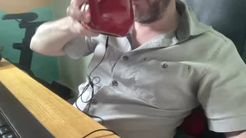 lee_8891 online show from June 18, 8:31 am