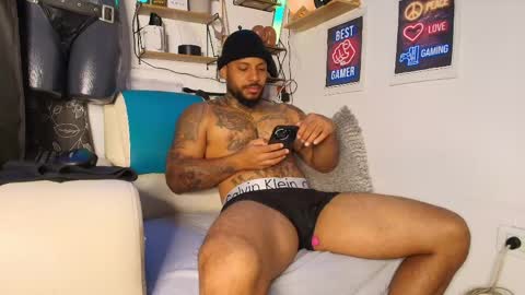 leenar_key online show from May 16, 11:42 am