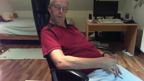 Dave online show from December 8, 12:24 am