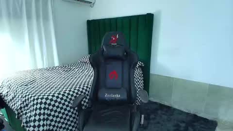  Lei  online show from February 4, 12:03 am