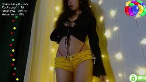 Snapshot of leia_bell chatting on February 28, 6:41 pm hey Im Leia and I love rock online show from February 28, 6:41 pm