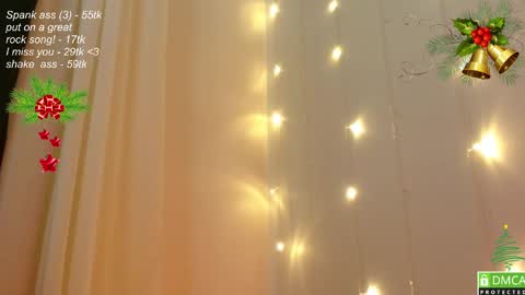 Snapshot of leia_bell chatting on December 1, 7:38 pm hey Im Leia and I love rock online show from December 1, 7:38 pm