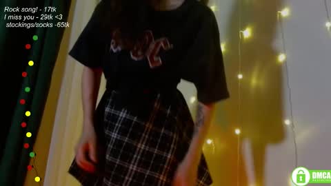 Snapshot of leia_bell chatting on September 28, 7:34 pm hey Im Leia and I love rock online show from September 28, 7:34 pm