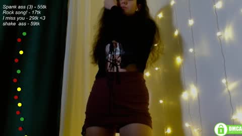Snapshot of leia_bell chatting on February 9, 5:33 pm hey Im Leia and I love rock online show from February 9, 5:33 pm
