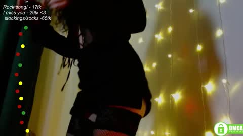 Snapshot of leia_bell chatting on September 14, 7:37 pm hey Im Leia and I love rock online show from September 14, 7:37 pm