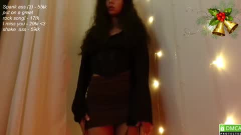 Snapshot of leia_bell chatting on December 1, 4:32 pm hey Im Leia and I love rock online show from December 1, 4:32 pm