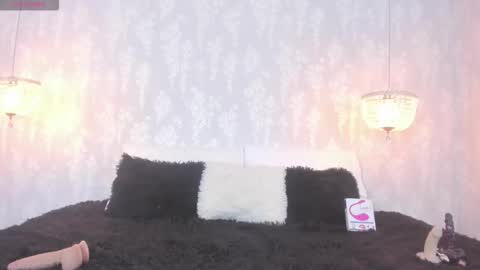 Snapshot of leigh_angels chatting on October 16, 12:54 am LEIGH ANGELS online show from October 16, 12:54 am
