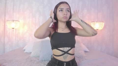 Snapshot of leigh_angels chatting on September 21, 10:36 pm LEIGH ANGELS online show from September 21, 10:36 pm