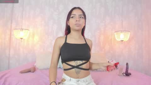 Snapshot of leigh_angels chatting on October 4, 10:07 pm LEIGH ANGELS online show from October 4, 10:07 pm