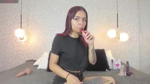 Snapshot of leigh_angels chatting on September 23, 10:05 pm LEIGH ANGELS online show from September 23, 10:05 pm