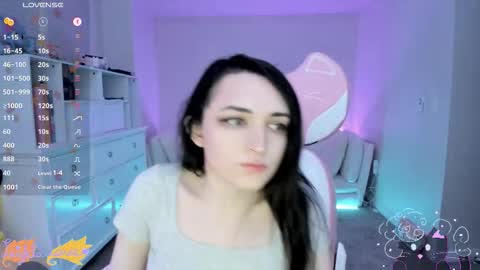 Leighla online show from October 21, 1:44 am