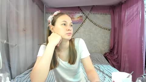 leila_bambi_ online show from May 4, 7:42 pm