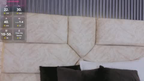 leilapons online show from April 18, 7:18 pm