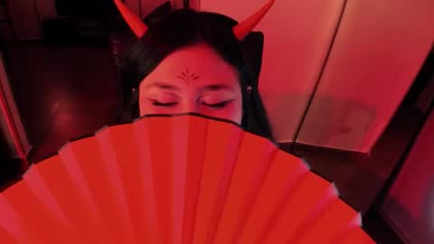 Lenna Kang online show from March 18, 9:20 pm