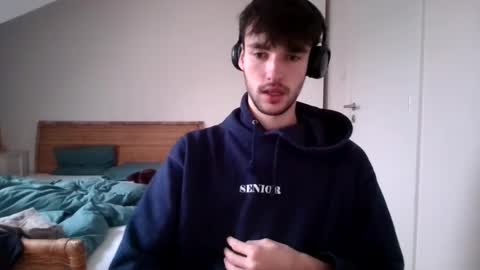 lennert2408 online show from December 14, 2:10 pm