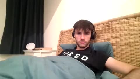 lennert2408 online show from December 14, 11:12 pm