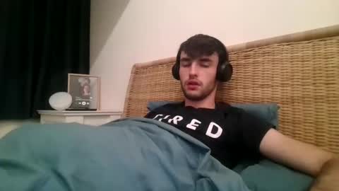 lennert2408 online show from December 11, 10:27 pm