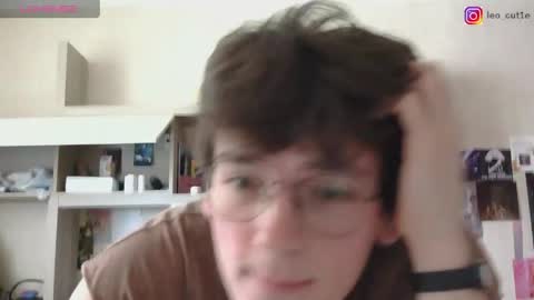 leo_cutie online show from May 16, 7:05 am