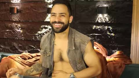Snapshot of leo_diaz01 chatting on October 14, 3:09 am Leo Diaz online show from October 14, 3:09 am