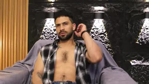 Leo  Diaz online show from February 11, 1:53 am