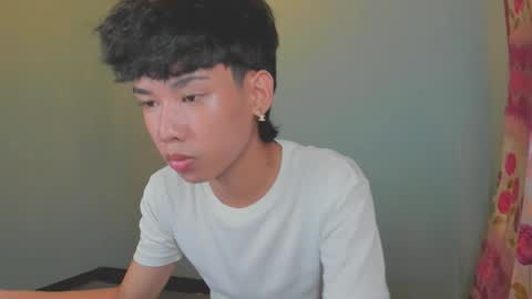 Snapshot of leo_hottiesexyasian chatting on October 5, 2:46 pm Leo online show from October 5, 2:46 pm
