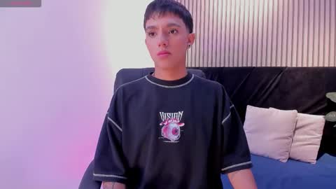 leohard_ online show from February 8, 12:08 pm