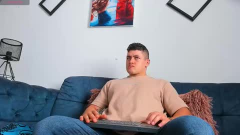 Snapshot of leon_ssmoron chatting on September 14, 3:35 pm Leon Smoron online show from September 14, 3:35 pm