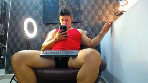 Leon Smoron online show from March 4, 1:02 am