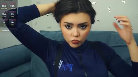Snapshot of leonardarizk chatting on October 2, 7:18 am Mia online show from October 2, 7:18 am