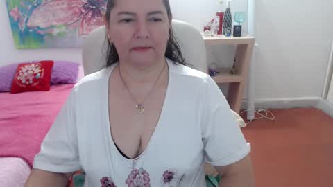 leonela   online show from January 13, 2:52 am