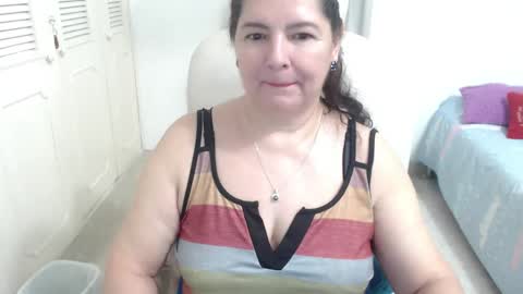 leonela   online show from April 21, 1:42 am