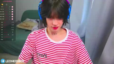 leonkissboy online show from March 27, 8:26 am