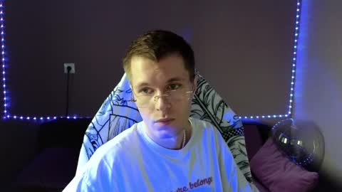 Leon online show from January 8, 6:52 am