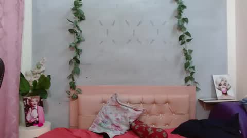 leonor_trump online show from July 28, 5:02 pm