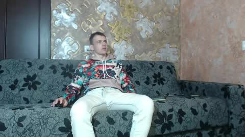 leoroman online show from April 18, 6:59 am