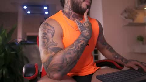 Snapshot of leosalvatore_ chatting on October 17, 4:49 am Leo Salvatore online show from October 17, 4:49 am